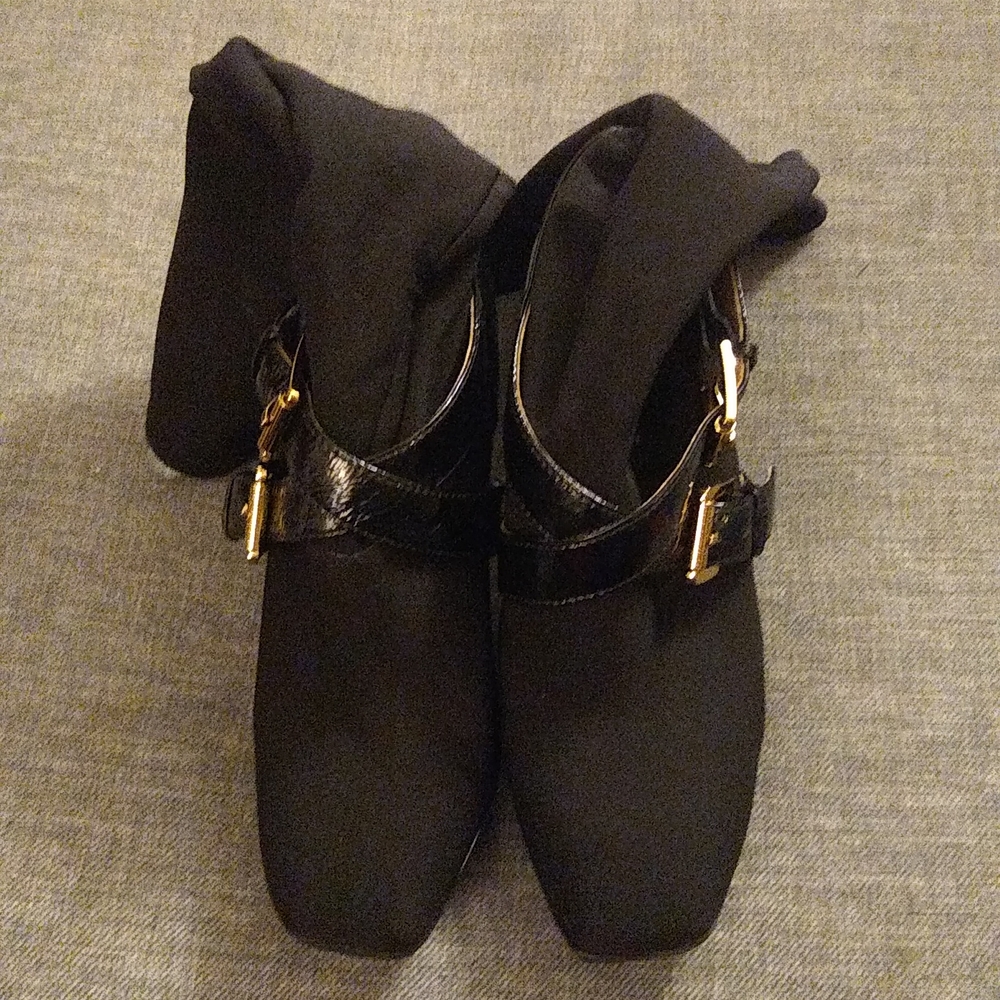 Beautiful Michael Kors size 7.5 boots